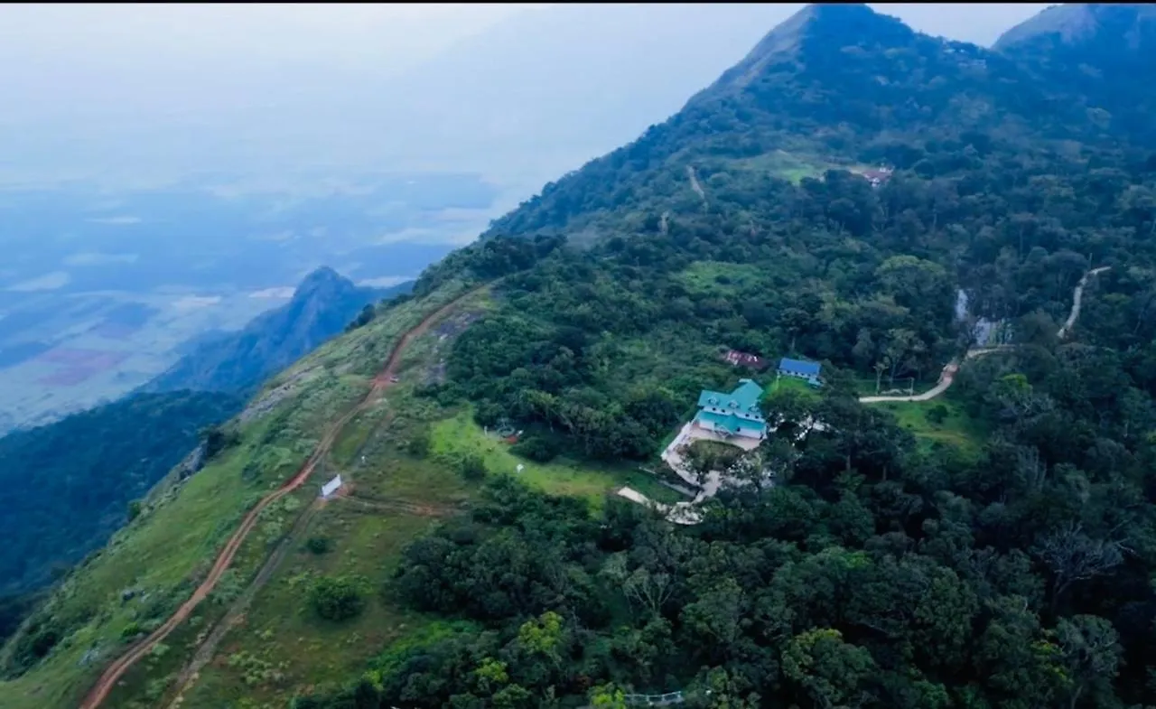 Thottom Stays Munnar, Forest Bungalow Santhanpara Indien