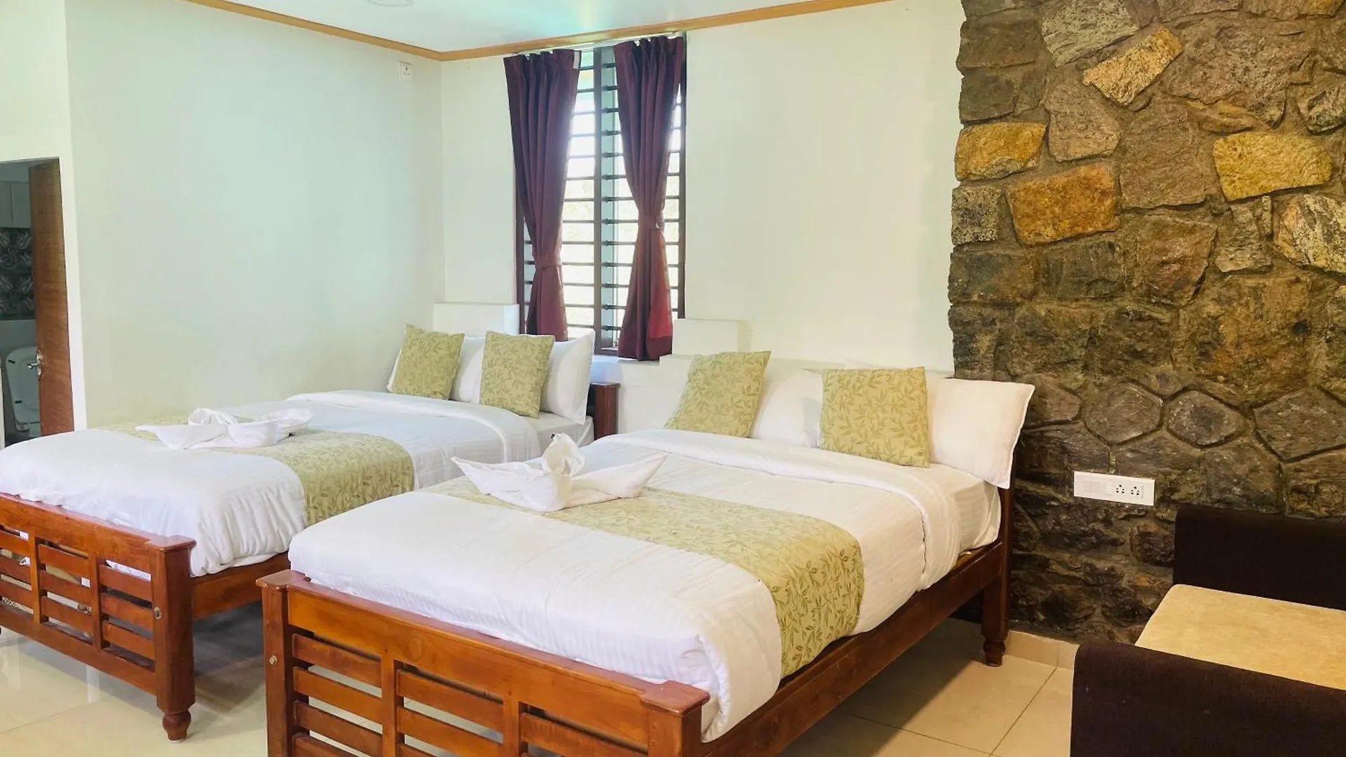Bed & Breakfast Thottom Stays Munnar, Forest Bungalow Santhanpara