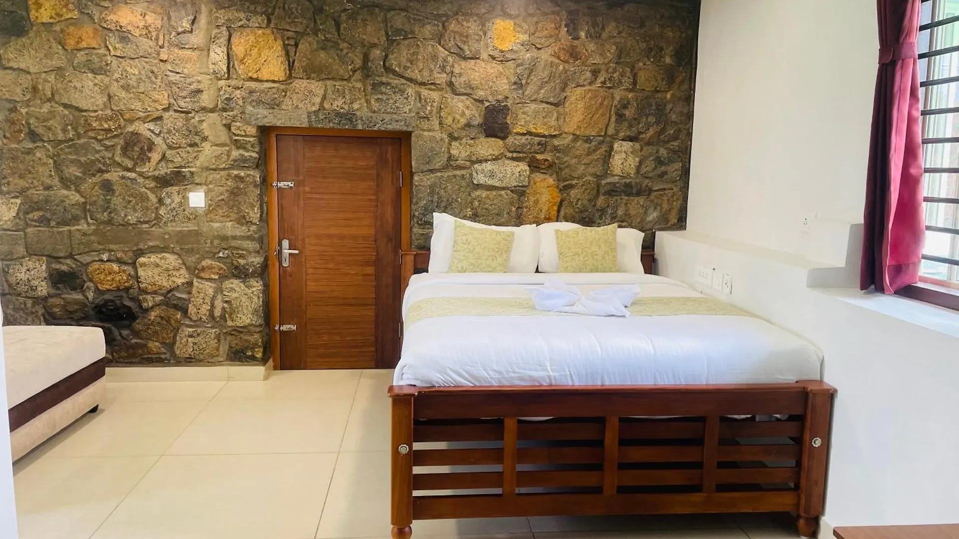 Bed & Breakfast Thottom Stays Munnar, Forest Bungalow Santhanpara