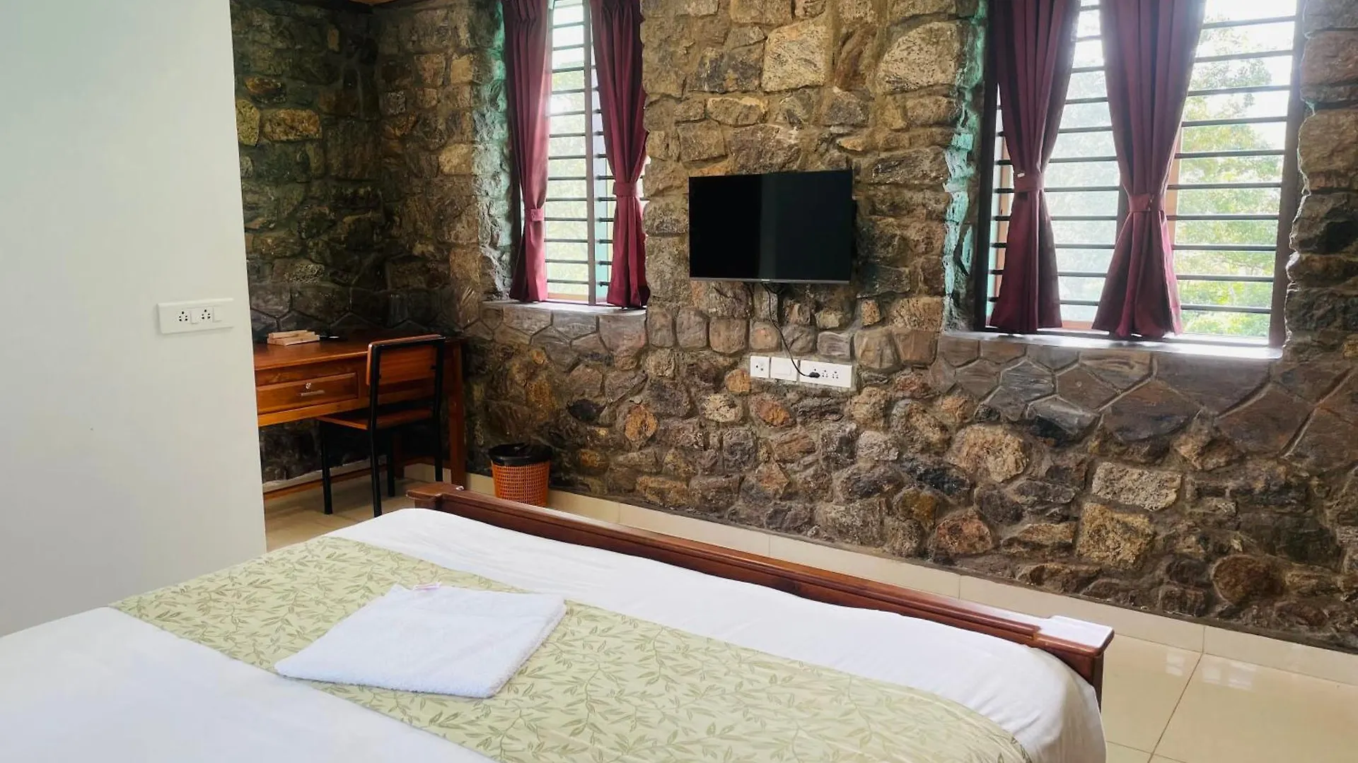 Thottom Stays Munnar, Forest Bungalow Santhanpara