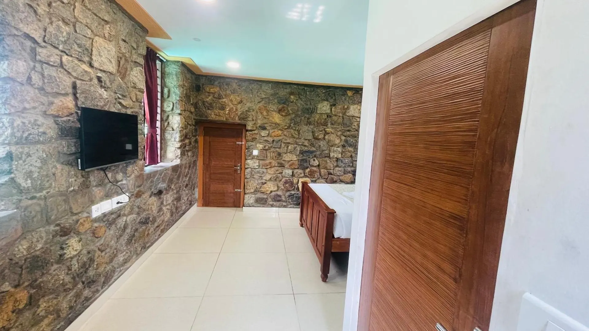 Bed & Breakfast Thottom Stays Munnar, Forest Bungalow Santhanpara