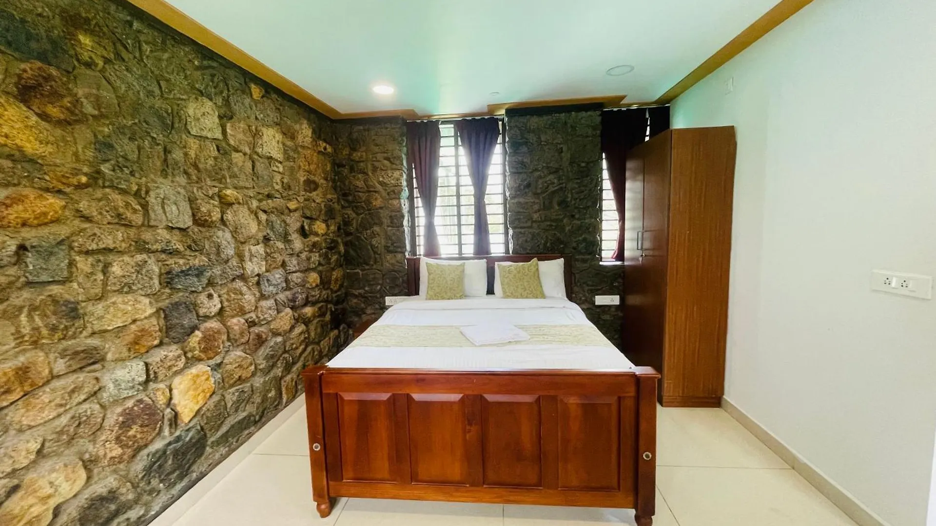 Thottom Stays Munnar, Forest Bungalow Santhanpara Frühstückspension